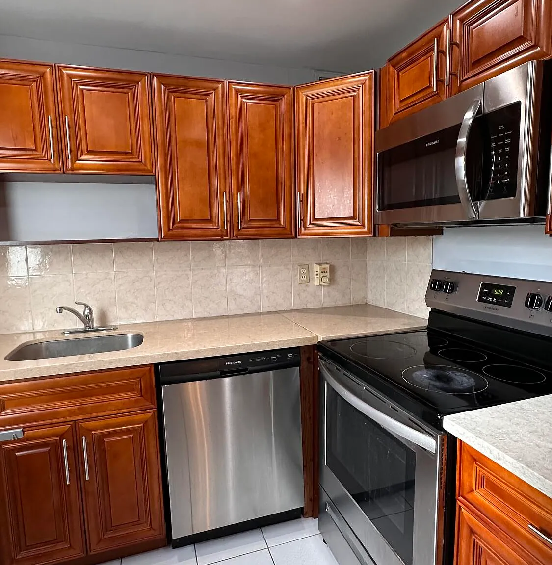 2 bed, 2.0 bath, 880 sqft, $1,650 — Photo 4