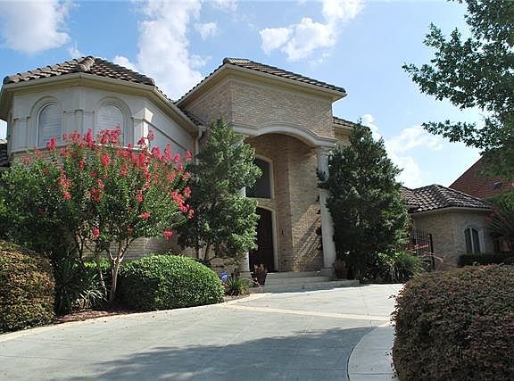 2nd image of 1304 Ashford Ct