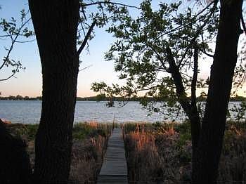 5th image of 2464 E Medicine Lake Blvd