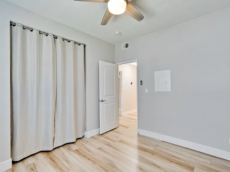 537 Shadow Dance Dr — Photo 25