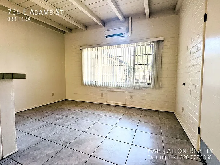 734 E Adams St — Photo 3