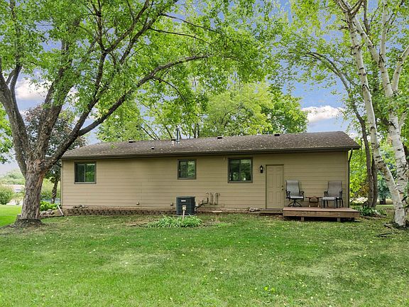 5th image of 235 Crocus Ln