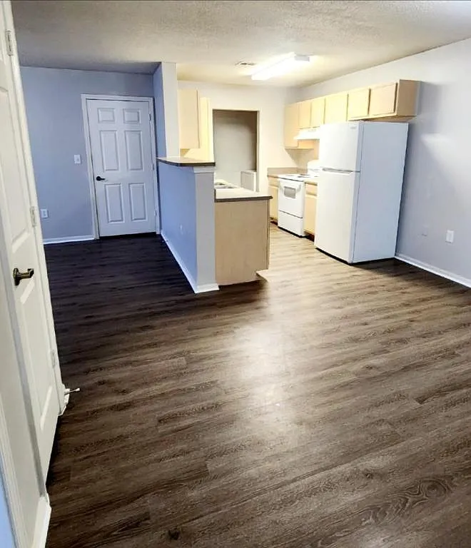 2105 N. Main St Apt 101 — Photo 4