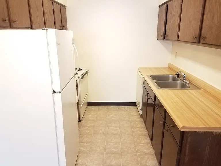 Kimberly Club Apartments — Photo 79