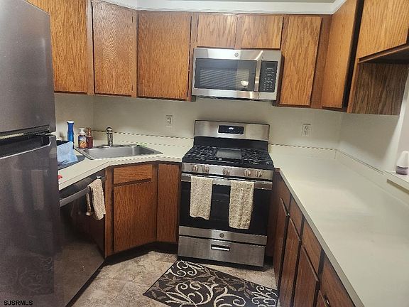 3rd image of 46 Liberty Ct #46