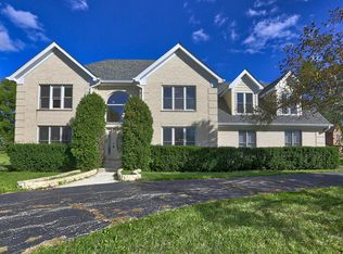 10 Cherry Hill Cir, Hawthorn Woods, IL 60047