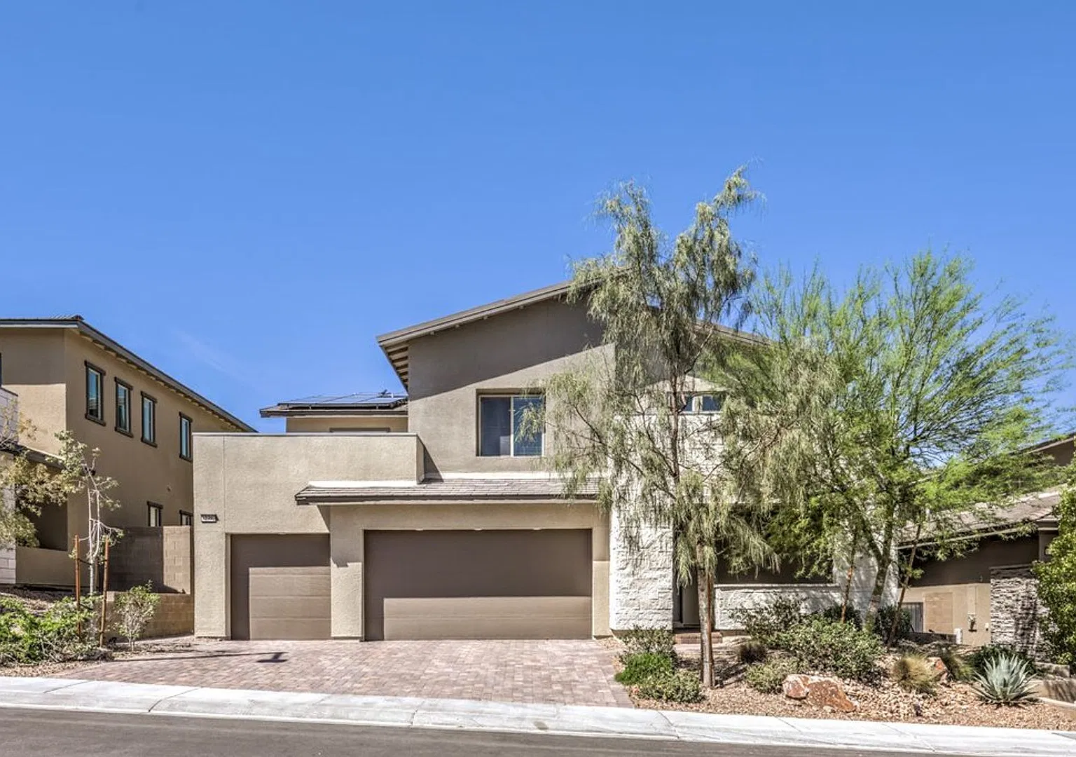 Gorgeous Summerlin home with Next Gen Suite! 6 month lease! — Photo 1