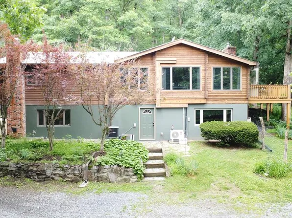 1367 Ed Arnold Road, Augusta, WV 26704