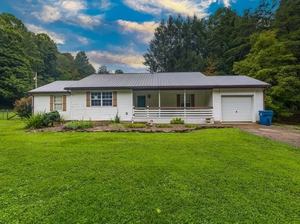 4101 Trace Creek Rd, Milton, WV 25541
