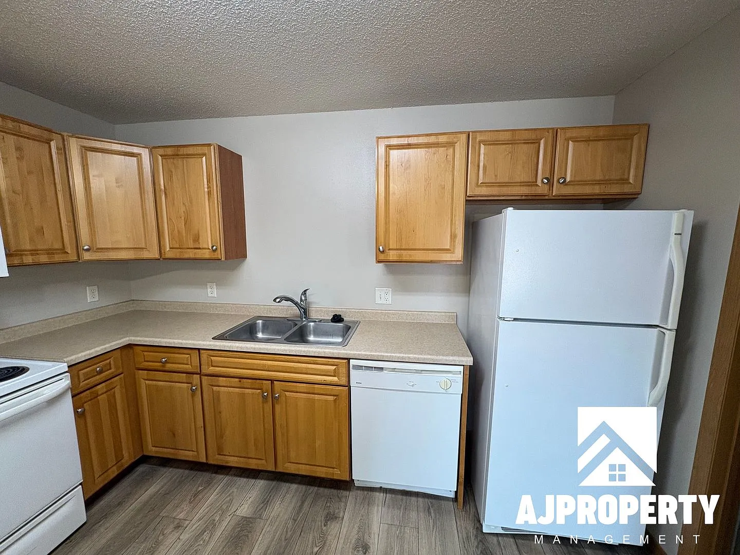 Park Place Condominiums - 7003 — Photo 3