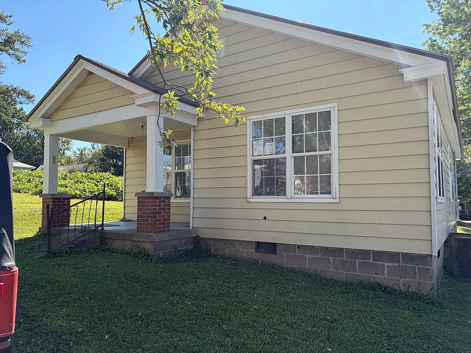 33 Beaver St
