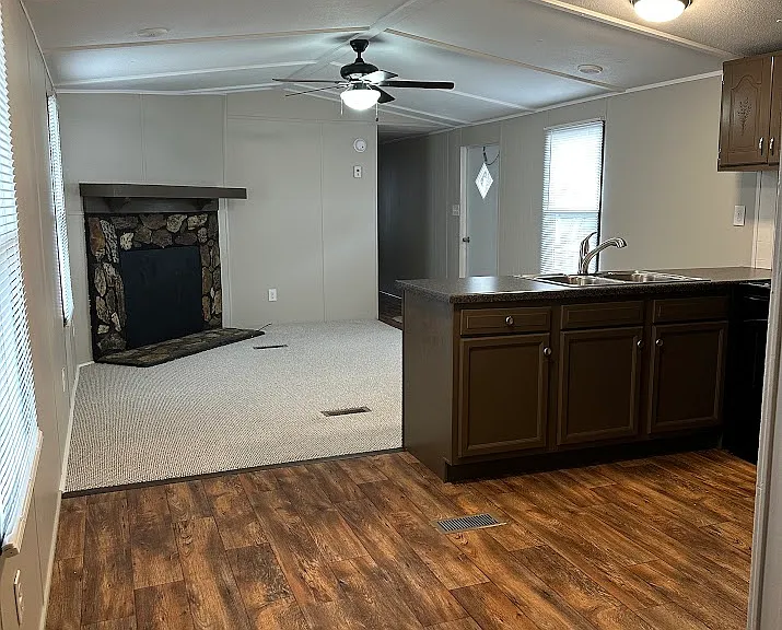 1083 Louisville Hwy — Photo 4