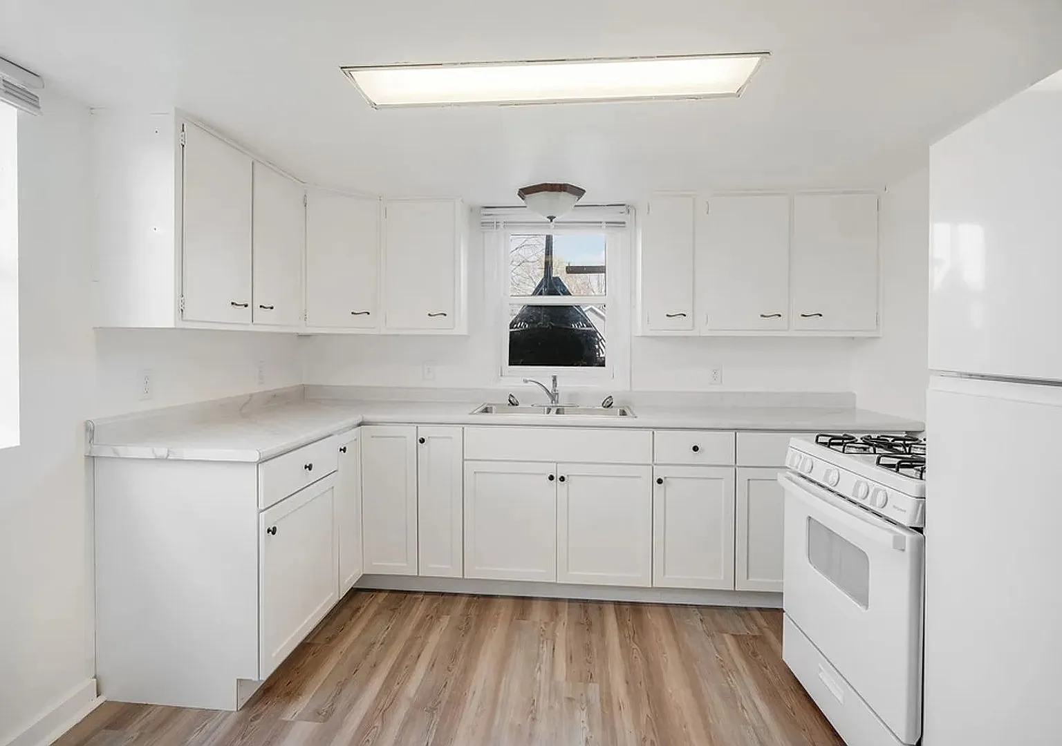 1506 Philo Road. Unit B — Photo 2