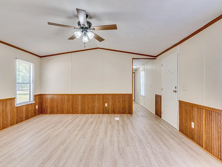 3905 Byrd Rd — Photo 8