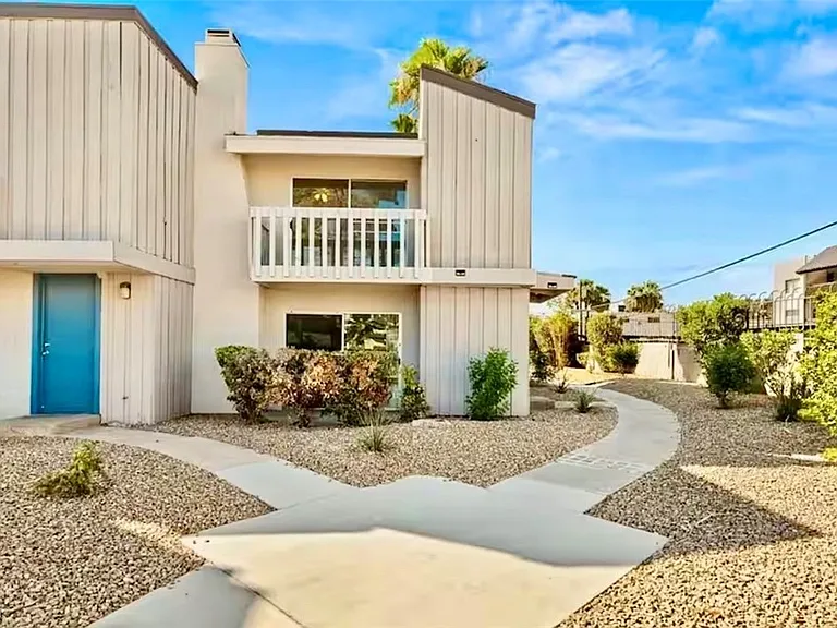 544 Oakbrook Ln — Photo 1