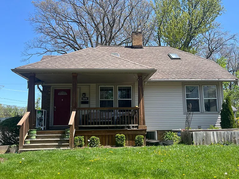 1601 Circular Rd — Photo 17