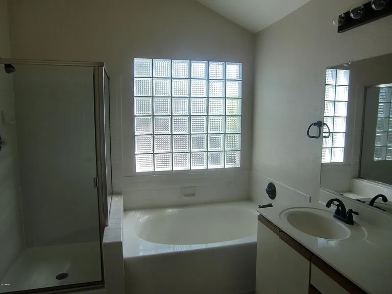 3305 E Wildwood Dr — Photo 16