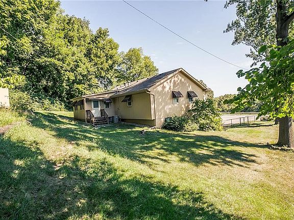 4th image of 1712 Haas Dr