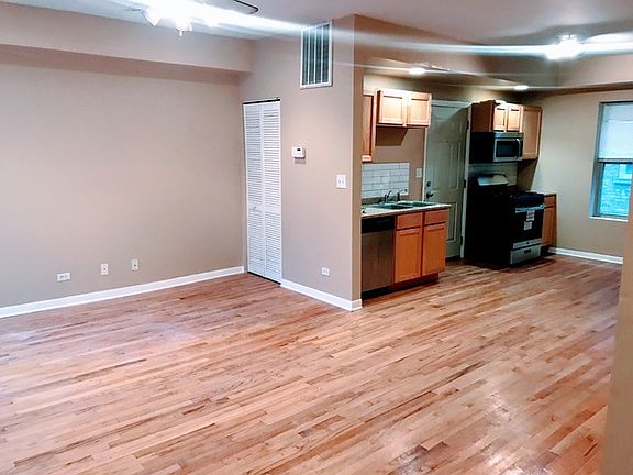 2nd image of 8152 S Drexel Ave APT 1W