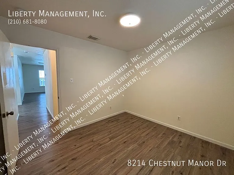 8214 Chestnut Manor Dr — Photo 20