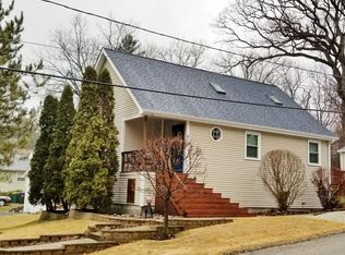 21 Ridgeland Ave, Fox Lake, IL 60020