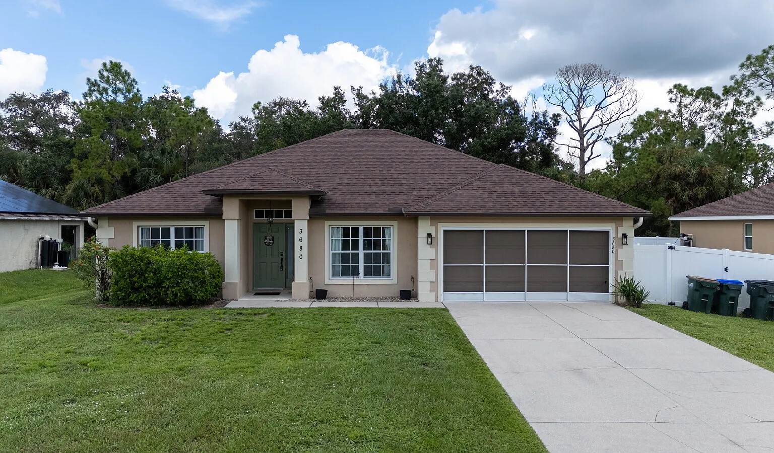 3 bed, 2.0 bath, 1825 sqft, $2,350 — Photo 3