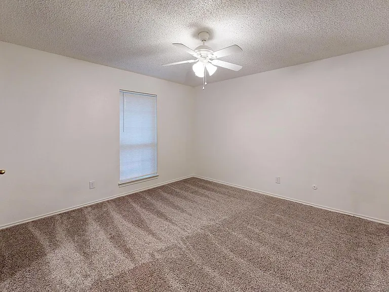 2609 Valparaiso Trl — Photo 12