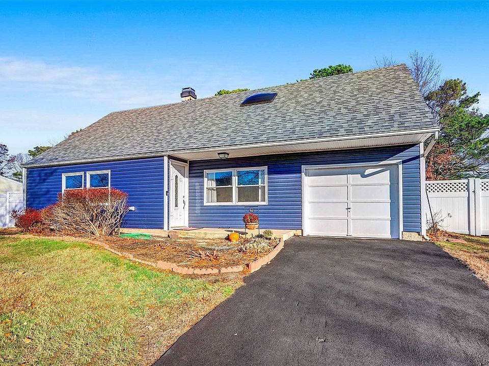 1st image of 31 Blackpine Dr