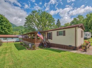 35 Leisure Ln, Maggie Valley, NC 28751