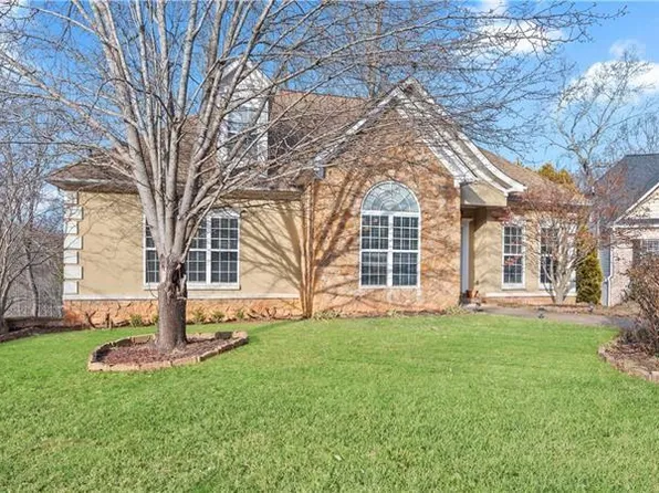 405 Creek View Ct, Bremen, GA 30110