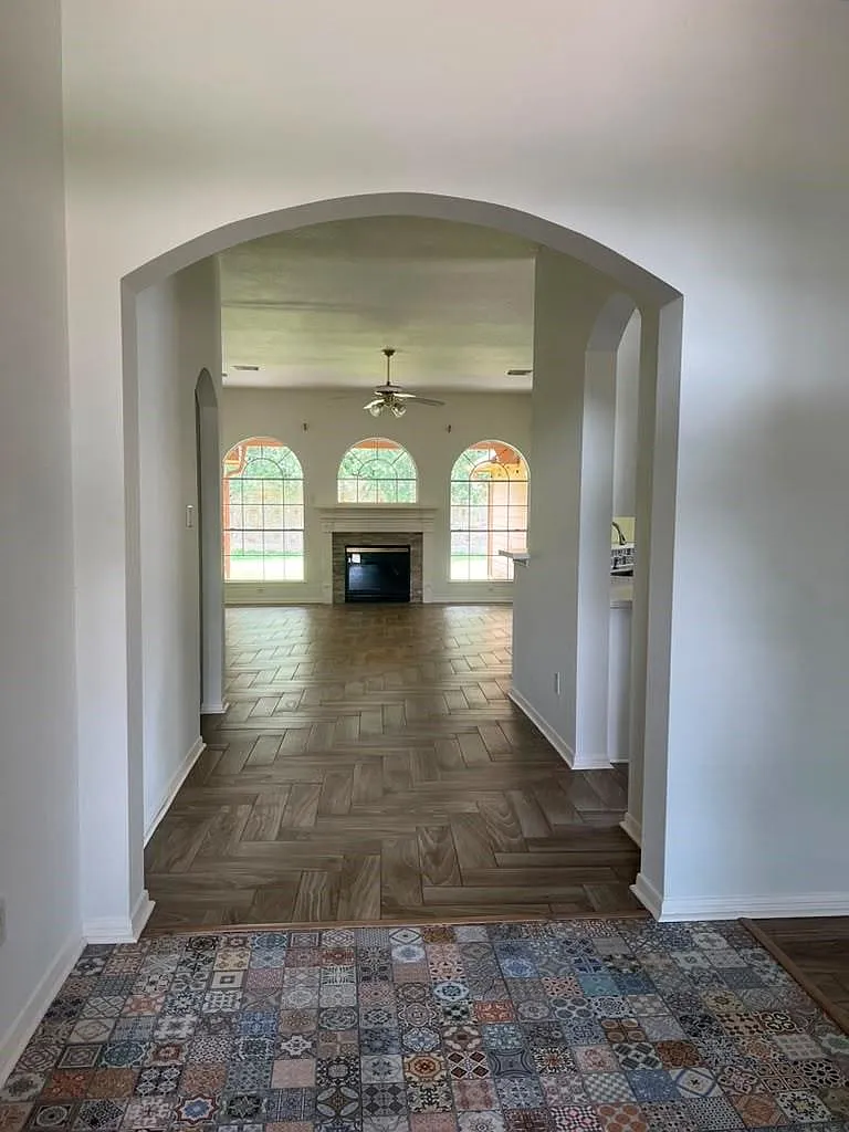 3 bed, 2.0 bath, 1935 sqft, $2,299 — Photo 1