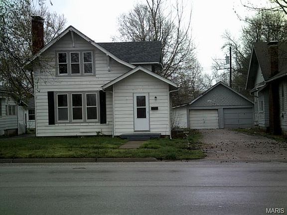 2nd image of 112 S Sturgeon St