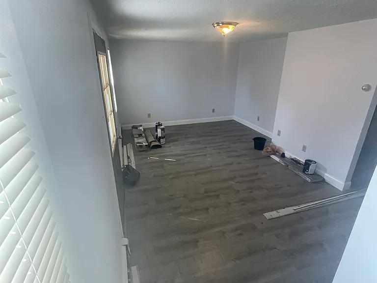 532 Warren St E — Photo 2