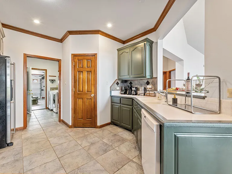 7724 Golfhill Dr — Photo 20