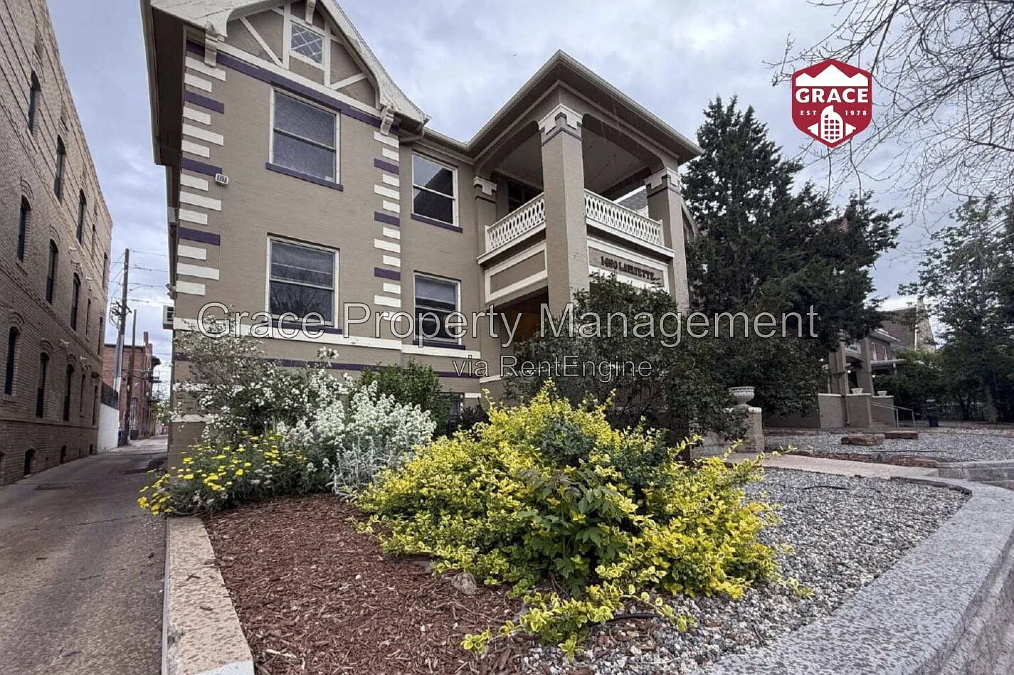 1 bed, 1.0 bath, 690 sqft, $1,295 — Photo 1