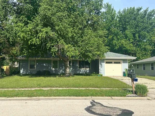 709 Memorial Dr, Kewaskum, WI 53040