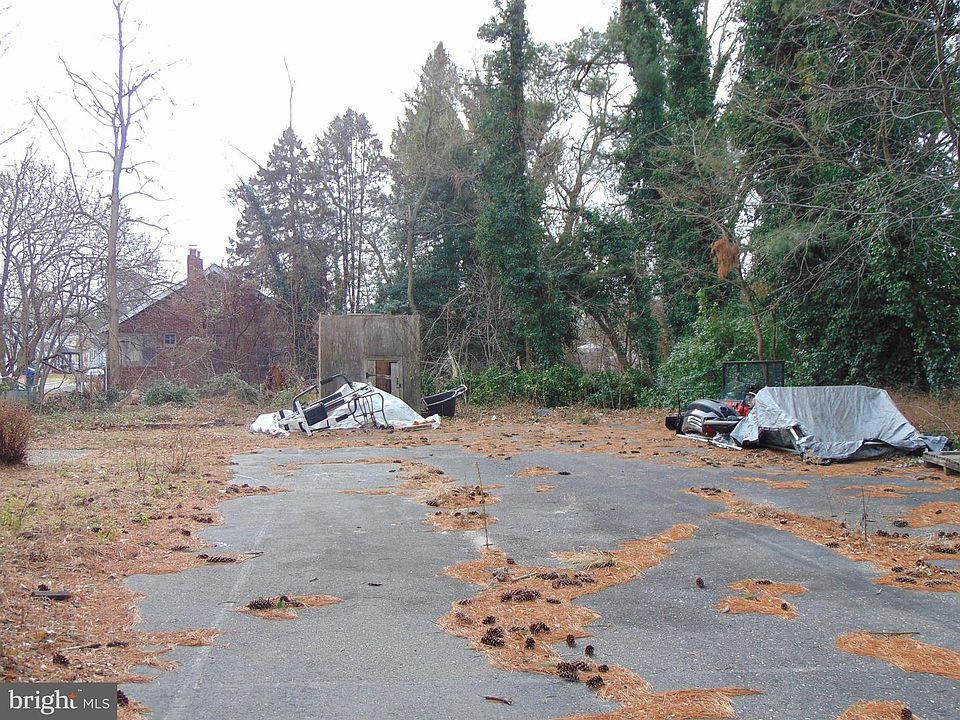 1st image of 318 E Church St
