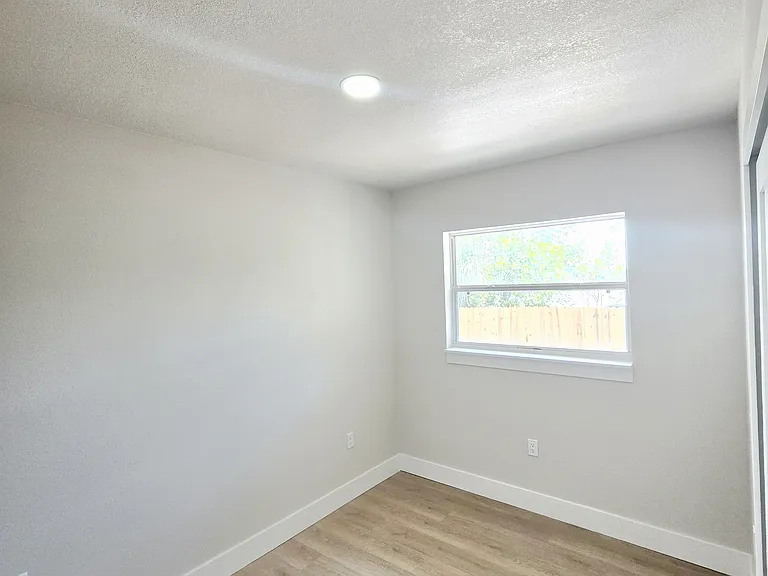 1919 Dr Martin Luther King Jr St S #1923 — Photo 6