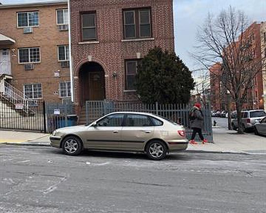 3rd image of 1315 Seneca Ave
