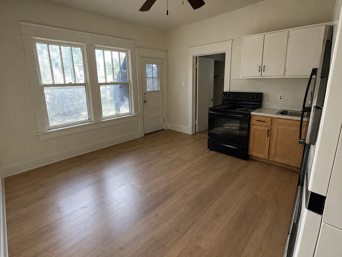 2 bed, 1100 sqft, $1,500 — Photo 2