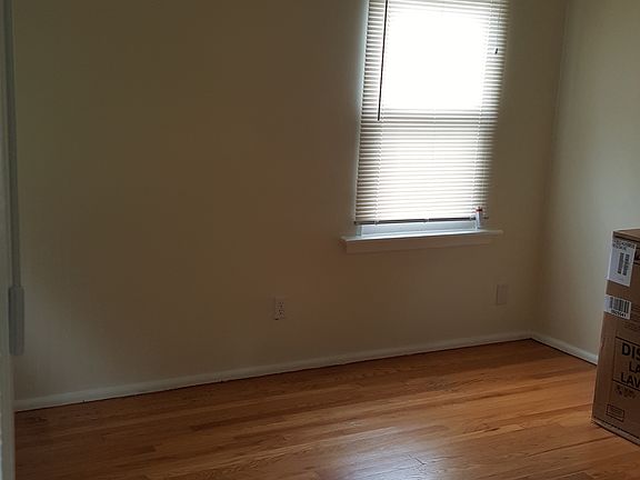 4th image of 2516 E Milton Ave