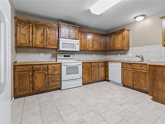 3rd image of 312 Grover St