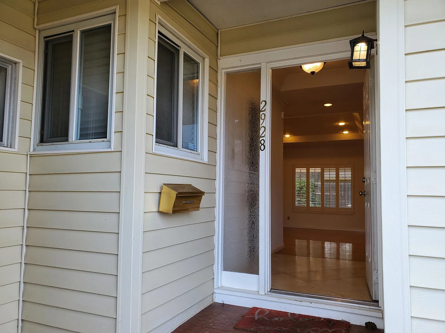 3 bed, 1411 sqft, $2,595 — Photo 4