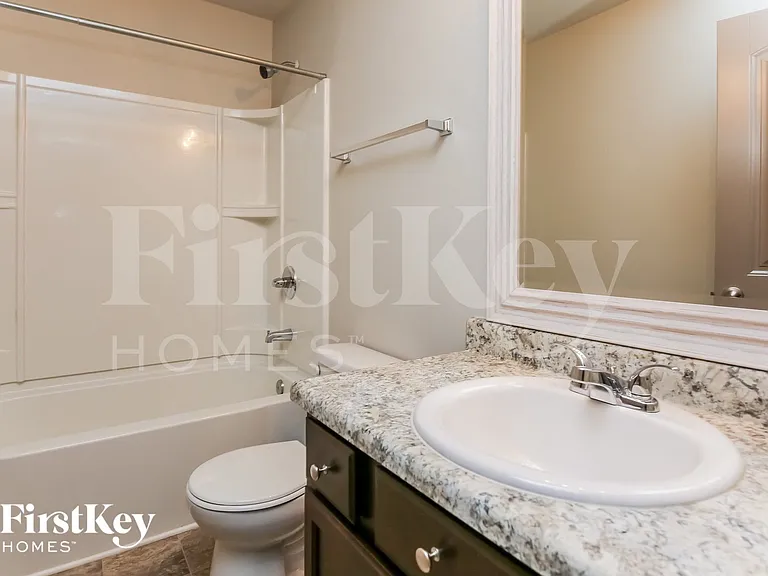 270 Freedom Pkwy — Photo 14