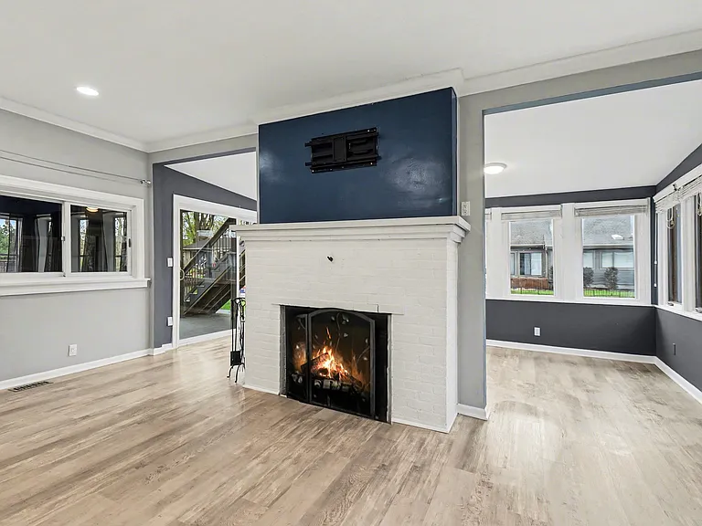 1430 Rossdale Dr — Photo 6