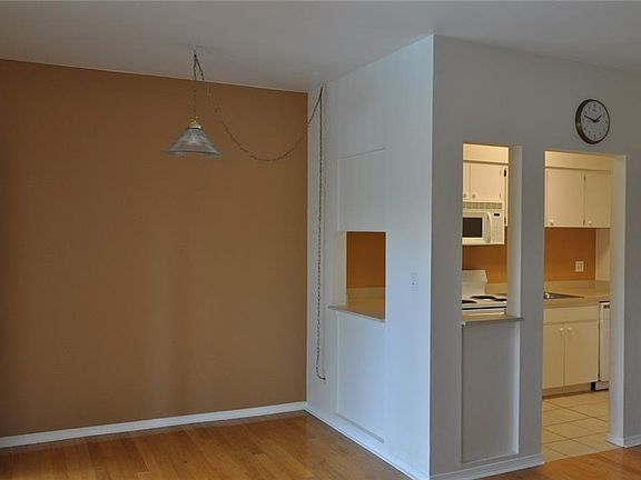 4th image of 115 S Lois Ave APT 223