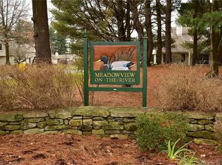 307 Meadowview Dr #307, East Windsor, CT 06088