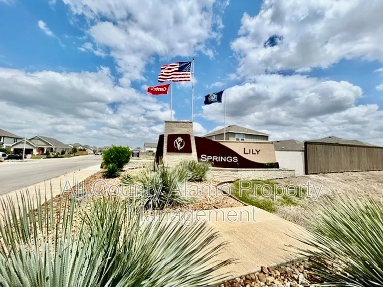 4153 Bermuda Ln — Photo 3