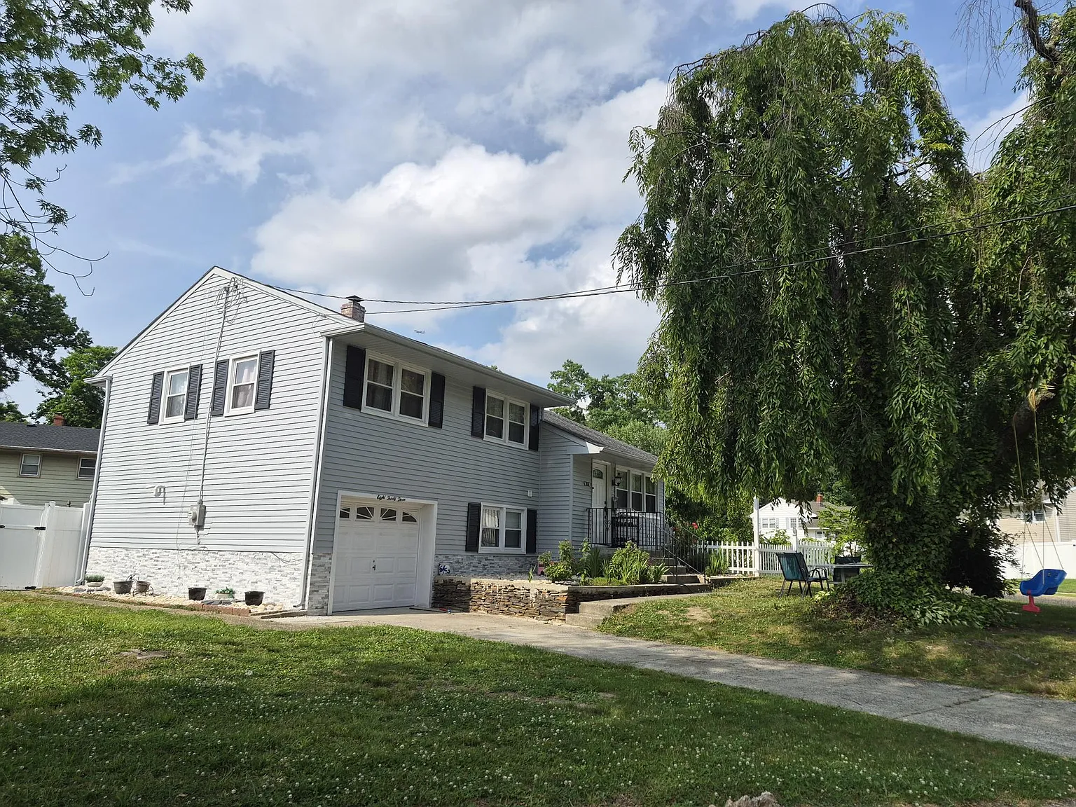 3 bed, 1200 sqft, $2,900 — Photo 1