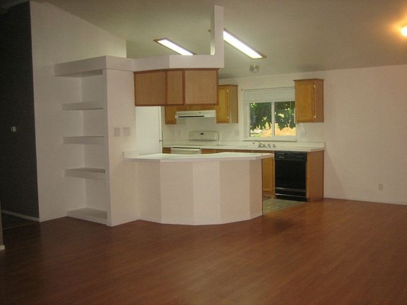 3rd image of 4961 E Rasor Rd W